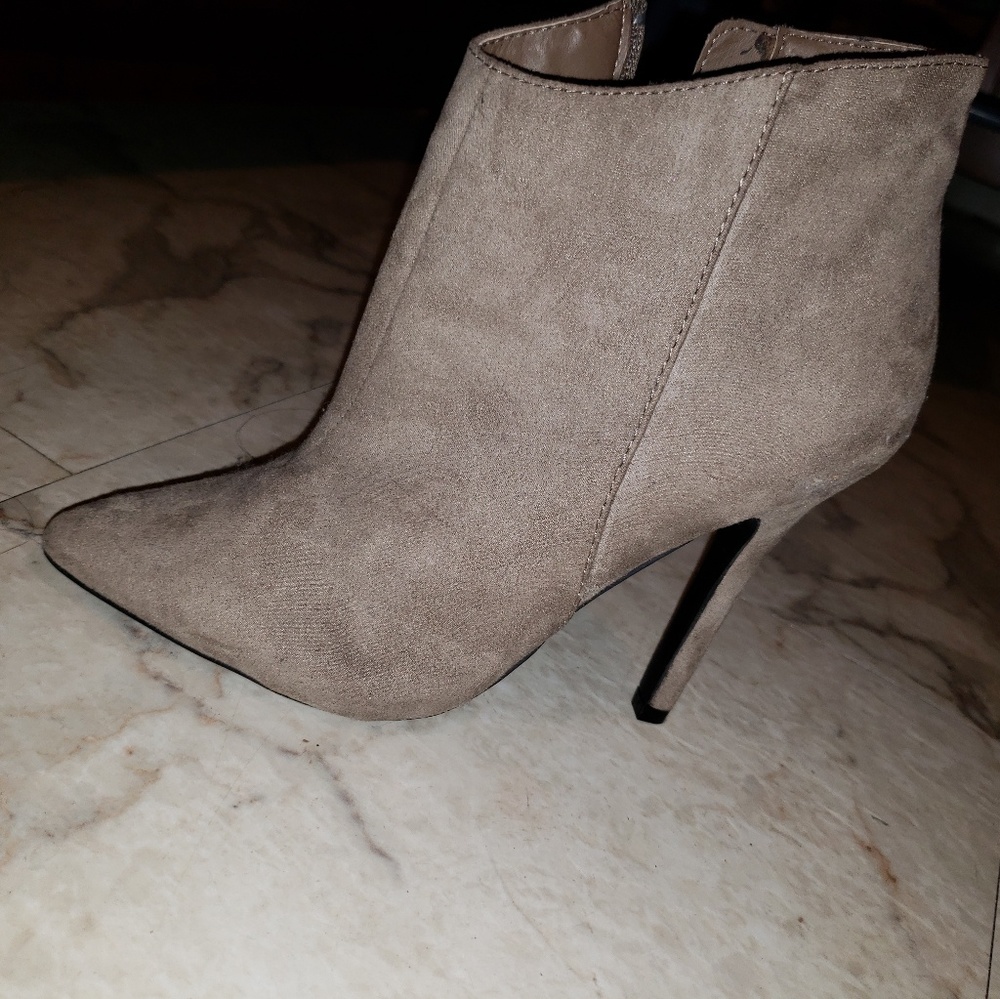Boots - Picture 2 of 4